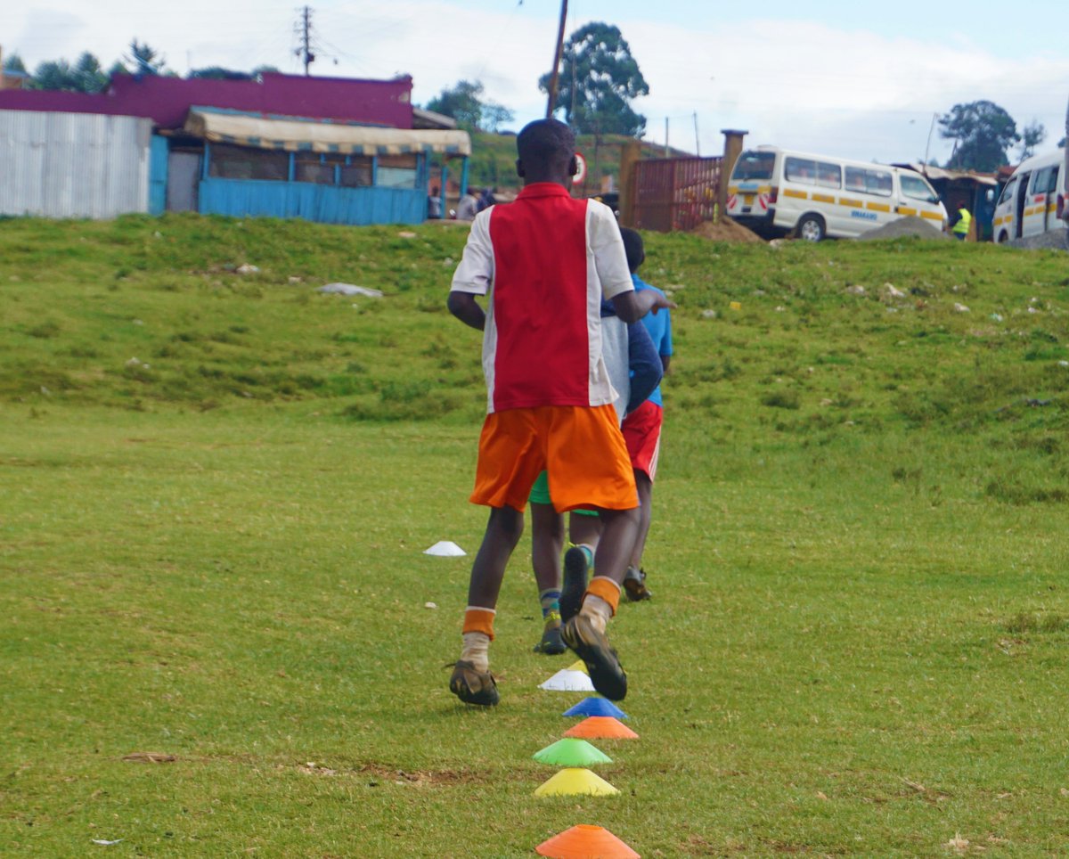 EldoretKarimaFC's tweet photo. Train hard,win easy. Check out the little warriors rise and train early at Kingston,Kamukunji
#TheAFRIKANWarriors
#EldoretKarimaFC https://t.co/CEC8AcglG2