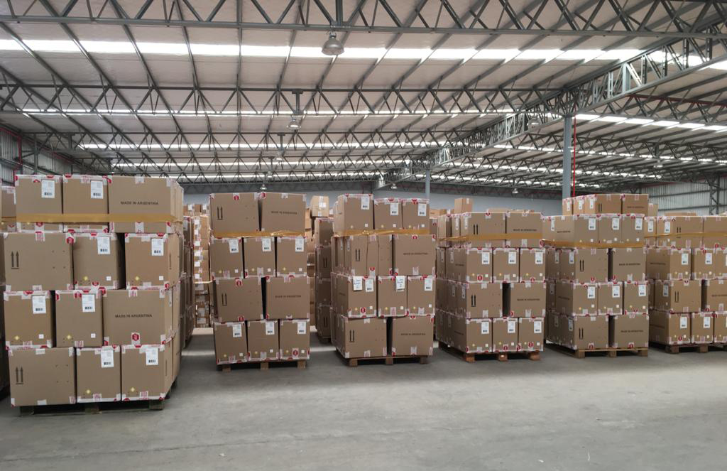 distrinando's tweet photo. De Argentina al mundo 🌐 

Exportación de Crocs a Brasil 🇧🇷

Seguimos haciendo historia! Producción Argentina, orgullo Nacional!

@alferdez @KulfasM @arielschale

#Distrinando - Desde 1934 - Empresa Familiar https://t.co/OXDci6HznS