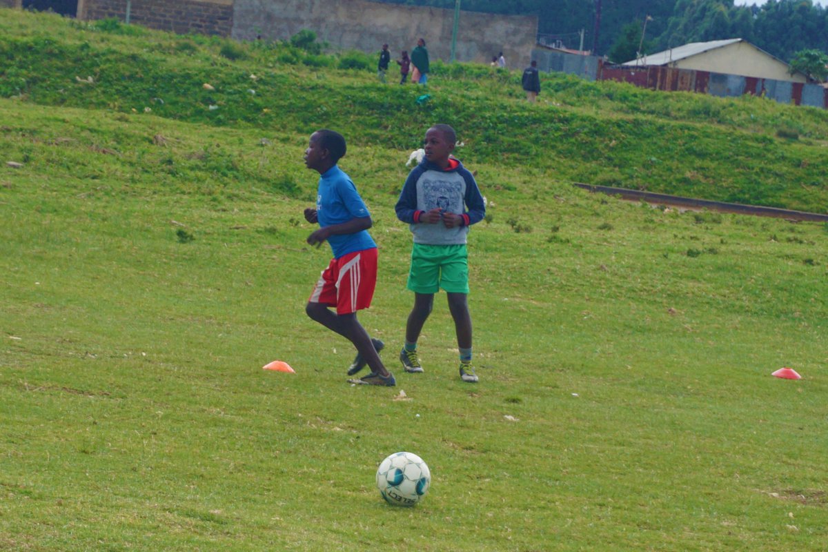 EldoretKarimaFC's tweet photo. Train hard,win easy. Check out the little warriors rise and train early at Kingston,Kamukunji
#TheAFRIKANWarriors
#EldoretKarimaFC https://t.co/CEC8AcglG2