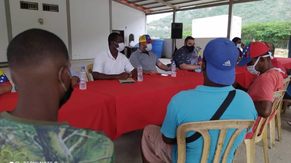 fonpesca's tweet photo. #Notipesca Desde el estado Aragua, el @Minpesca y #Fonpesca trabajan en la primera procuraduría de pescadores, acuicultores y actividades conexas en esta región. Nuestra misión siempre será la atención integral de este sector, enmanados en las instrucciones del ministro Juan Laya https://t.co/xv5XM5qq0l