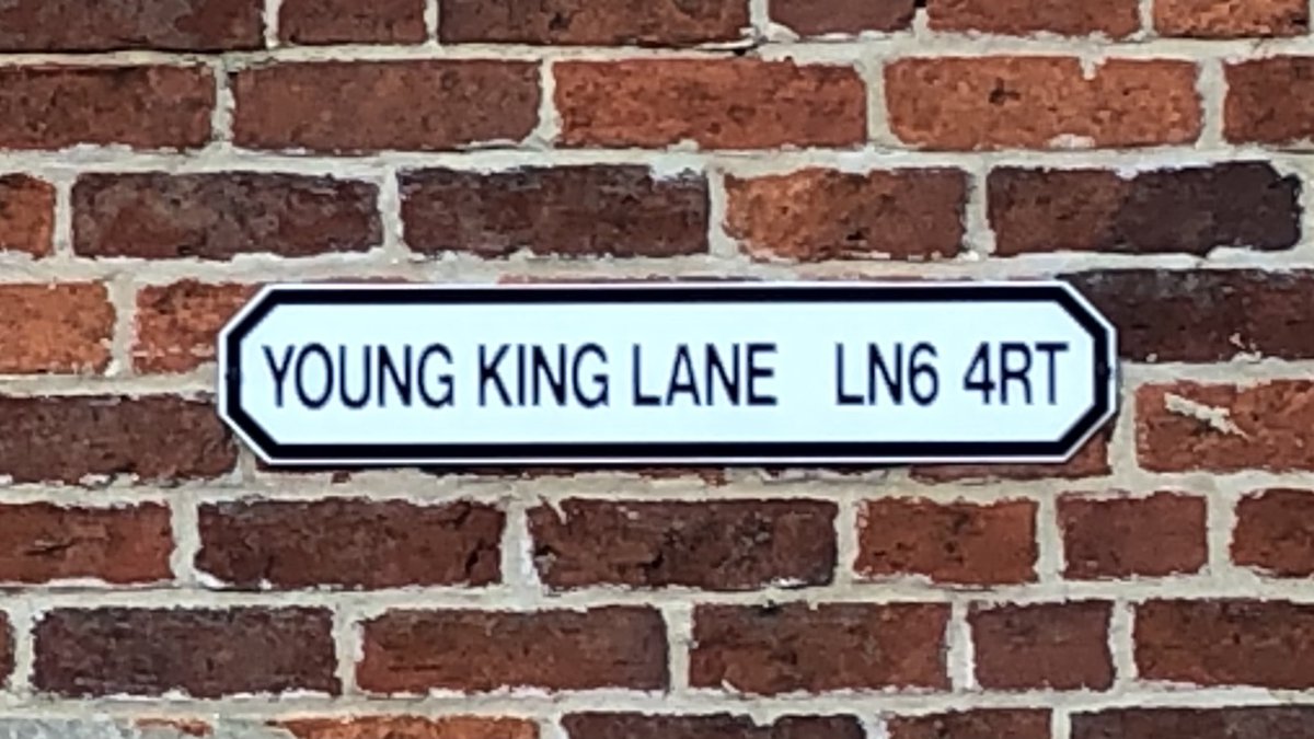 StreetNameOfDay's tweet photo. One for the royalists #YoungKingLane #Lincoln https://t.co/eMWDODts1e