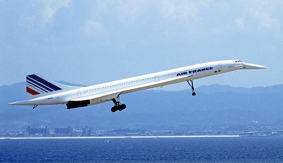 ASAFRANCE2's tweet photo. 4 novembre 1970 : #Concorde passe #Mach2.
Pendant 53 minutes, le #supersonique franco-britannique vole à 2469 km/h. Les premiers vols supersoniques ont débuté en 1969. Le #RecordDeVitesse est atteint à Mach 2,23 (2377 km/h) en mars 1974.
https://t.co/AlcnpRRVW2 https://t.co/Jzuq2Y4Td3