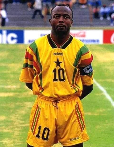 Happy birthday to Africa s greatest midfielder in history.. Abedi Pele  