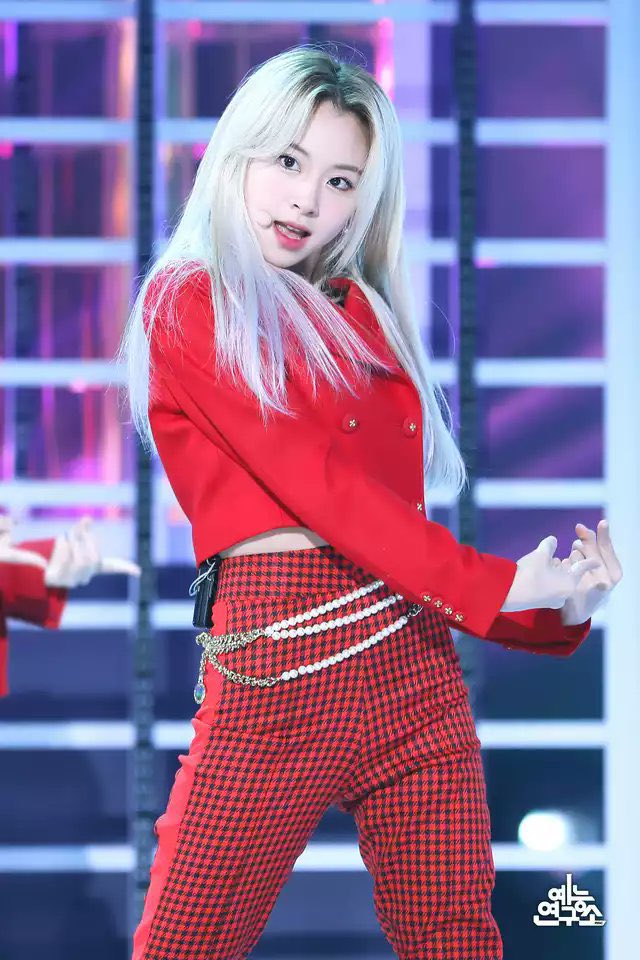 chaeypics's tweet photo. this look is superior https://t.co/lBCkadsoZb