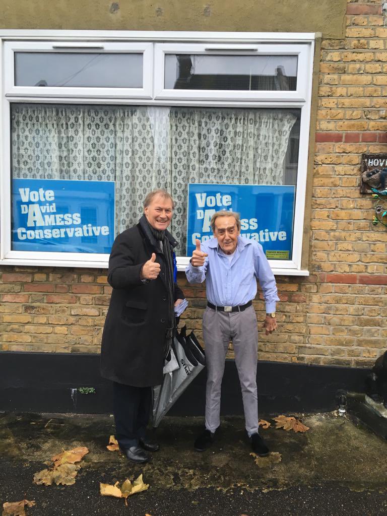 amessd_southend's tweet image. RIP Mike Dolby 

A great friend, former Southend Borough Councillor, past Chairman of Leigh Town Council, father and grandfather

Such a great loss to the town and our local community