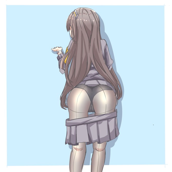 着替え中のump45 
#ump45
#ドルフロ
#少女前線 