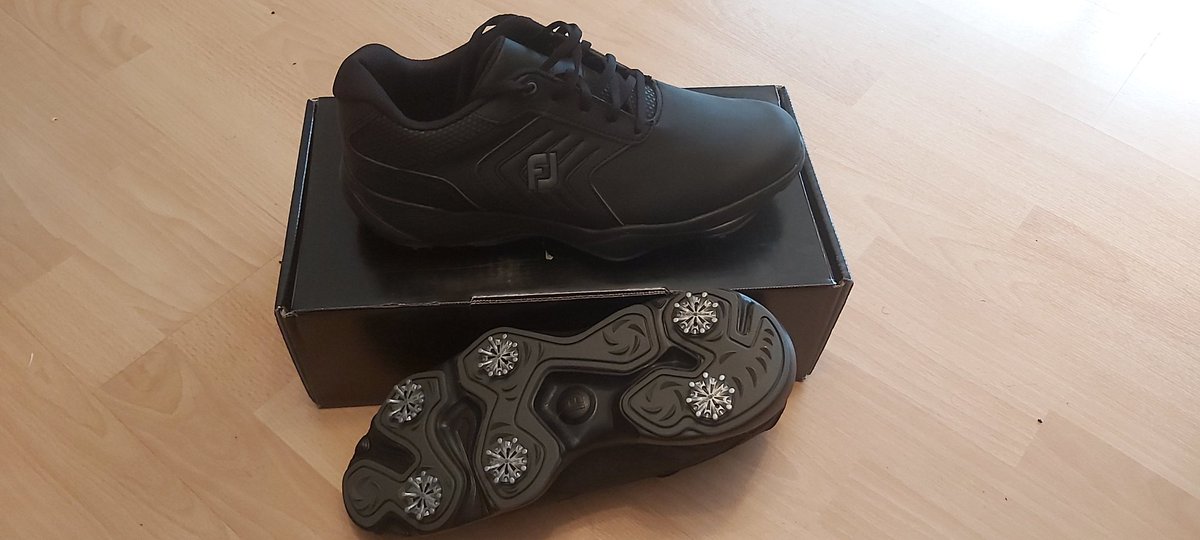 Golfing_Stu's tweet photo. @Hotgolfuk New @FootJoy eComfort shoes arrived today. Very quick service. Many Thanks! https://t.co/Zr098HXHhO