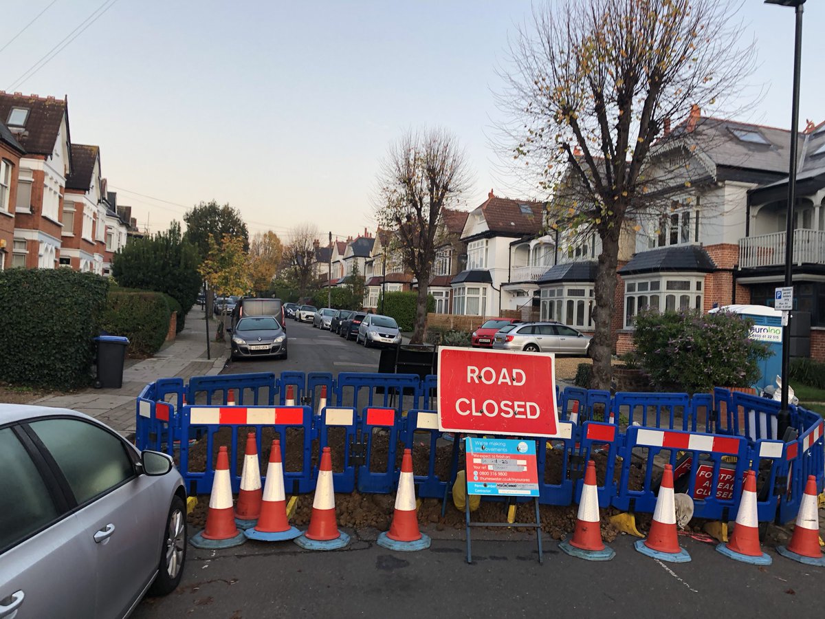 jameswi02494376's tweet photo. Massive thanks to thames water for creating an LTN on Compton rd similar to the fox lane LTN. It’s so liberating, I can hear the birds sing, people are playing marbles in the street, kids skipping everywhere. #privateroad #makeitaproblemforsomebodyelse #whocaresaboutanyoneelse https://t.co/9BqDnfXcsP