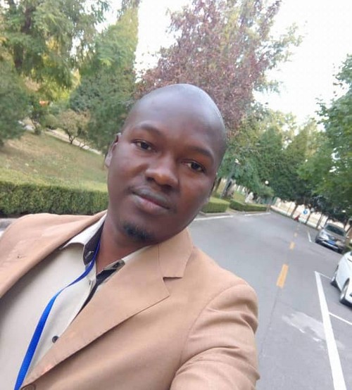 AecRpg's tweet photo. << La victimisation nourrit la haine et contribue au repli identitaire>> Ibrahima Prince Diallo, journaliste technicien au groupe hadafo média s'adresse à Mr @Cellou_UFDG dans une lettre ouverte
@rpg_officiel @ParolatPorte @alphacondepresi @BRamatoullaye https://t.co/3sVaWh22HZ