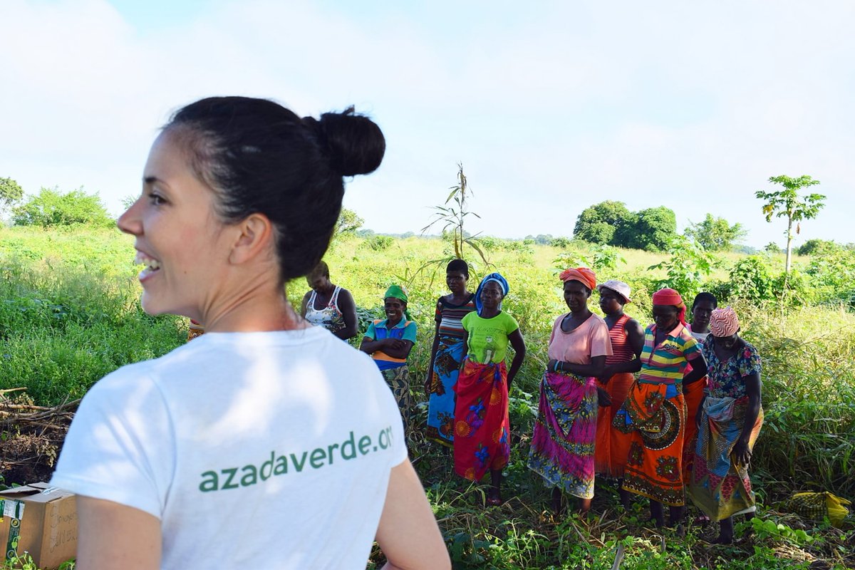AzadaVerde's tweet photo. En #AzadaVerde necesitamos más soci@s para así poder ayudar a que muchas más familias agricultoras de #Mozambique puedan ser autosuficientes en cuanto a su propia alimentación.
#ContamosConTuAzada ¡Te necesitamos! Hazte soci@ en https://t.co/nF3P8X9U0f
¡y #FelizViernes! https://t.co/kQscBSXvau