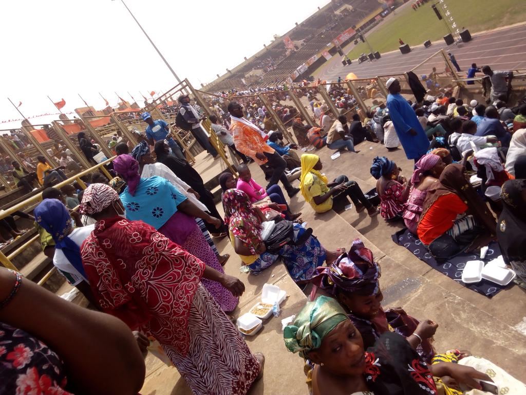 RochLabel's tweet photo. Stade en mouvement pour l'accueil de @rochkaborepf , engagement et sérénité du côté du stade de Bobo-Dioulasso. 
#The_Roch_Label https://t.co/RMlc9KKr9b