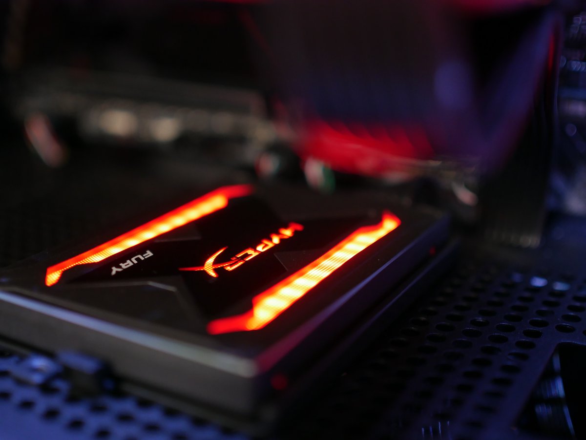 HyperXRu's tweet photo. Красота и скорость 🤤 Твердотельный накопитель HyperX Fury RGB идеально впишется в вашу сборку!
https://t.co/BBQE7XhsoG
#HyperXProduct #HyperXFuryRGB #HyperXSSD https://t.co/bt9qfRwdMZ