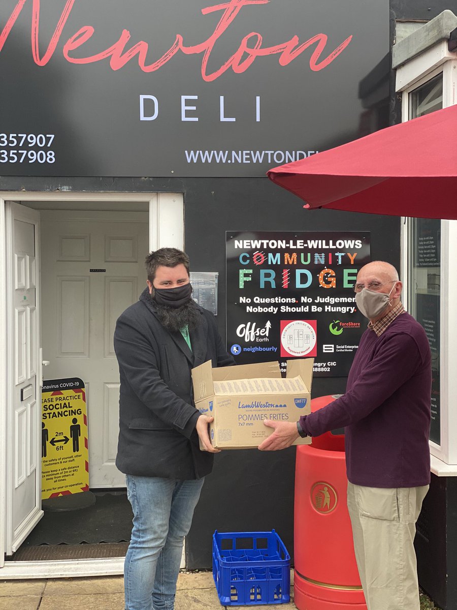 StevePrescott1's tweet photo. We have delivered 30 meals to our friends @NewtonFridge @NECG2012 - Spag Bol - Hot Pot - Veggie Hot Pot.
*IMPORTANT*
If you are struggling or know anyone who is struggling! Give @EcclestonArms a Call 01744881881 and we will deliver #StHelens or #Prescot Borough https://t.co/j7w61NmR5F