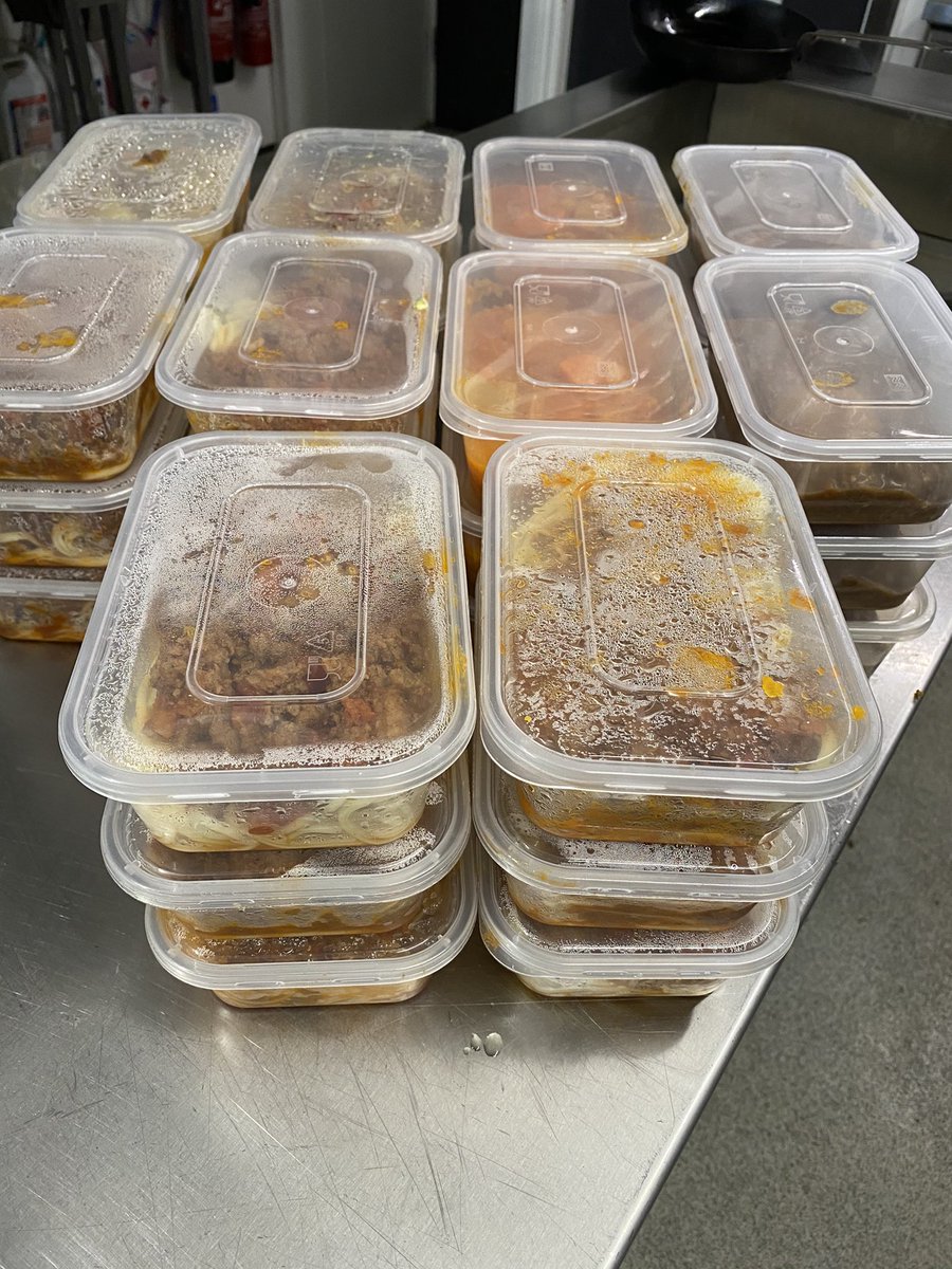 StevePrescott1's tweet photo. We have delivered 30 meals to our friends @NewtonFridge @NECG2012 - Spag Bol - Hot Pot - Veggie Hot Pot.
*IMPORTANT*
If you are struggling or know anyone who is struggling! Give @EcclestonArms a Call 01744881881 and we will deliver #StHelens or #Prescot Borough https://t.co/j7w61NmR5F