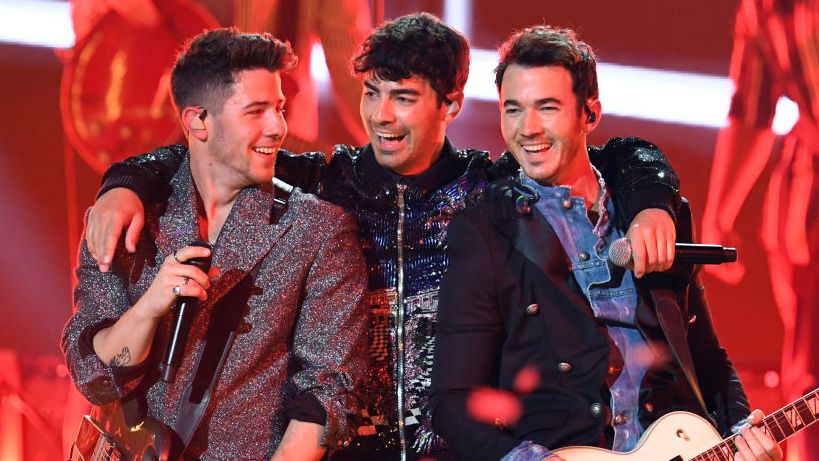 It\s a Jo Bro\s B-Day; happy birthday to Kevin Jonas!  