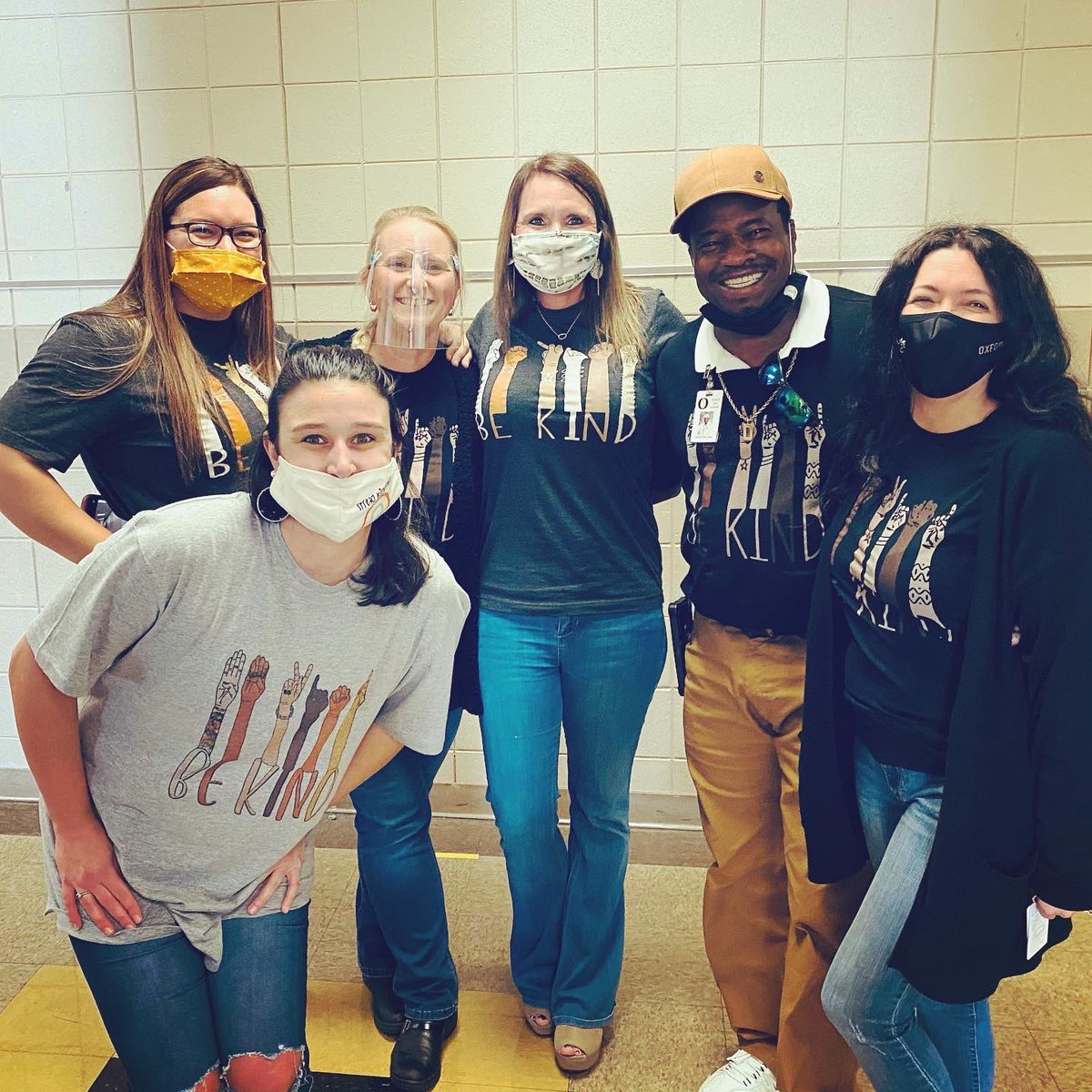 theteachermrse's tweet photo. KINDNESS is choosing LOVE over hate, LIGHT over darkness, COMPASSION over judgement.
#bekind #kindisthenewcool #kindnessmatters #onedropofkindness #teacherstrong #iteachmath #beaCHAMPION #CEHpride #spreadjacketjoy #beaLIGHT #betheone #kidsdeserveit #rcainspired https://t.co/FHjfDw29Rs