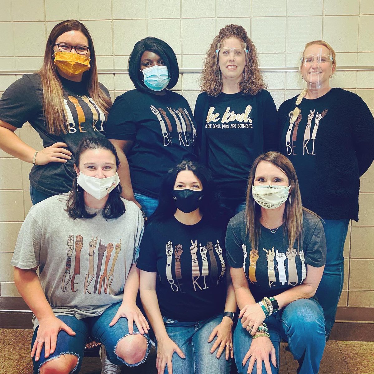 theteachermrse's tweet photo. KINDNESS is choosing LOVE over hate, LIGHT over darkness, COMPASSION over judgement.
#bekind #kindisthenewcool #kindnessmatters #onedropofkindness #teacherstrong #iteachmath #beaCHAMPION #CEHpride #spreadjacketjoy #beaLIGHT #betheone #kidsdeserveit #rcainspired https://t.co/FHjfDw29Rs