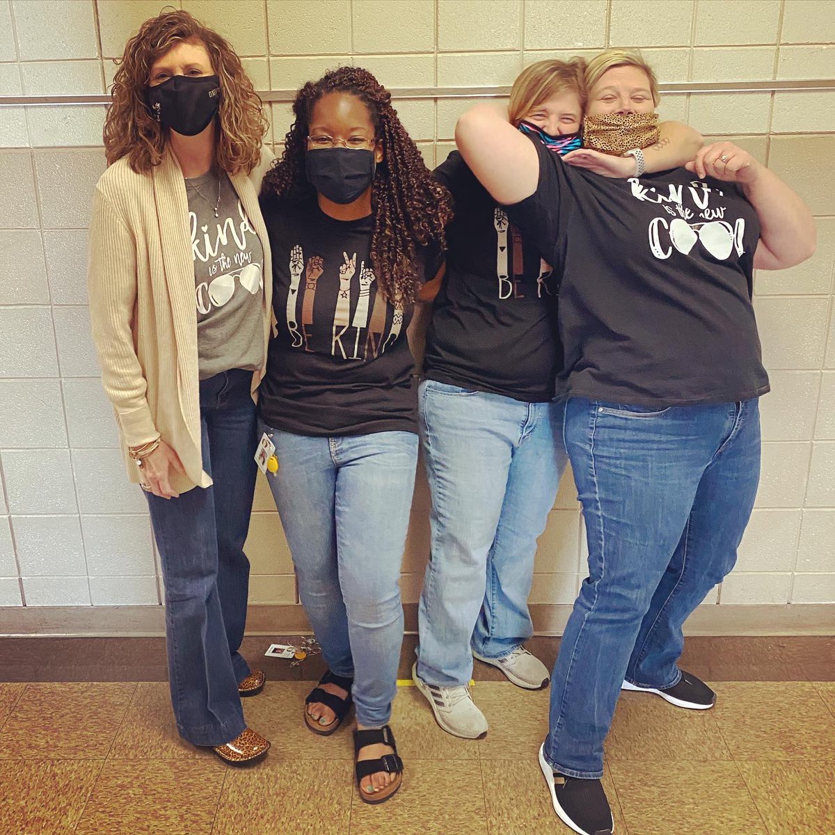 theteachermrse's tweet photo. KINDNESS is choosing LOVE over hate, LIGHT over darkness, COMPASSION over judgement.
#bekind #kindisthenewcool #kindnessmatters #onedropofkindness #teacherstrong #iteachmath #beaCHAMPION #CEHpride #spreadjacketjoy #beaLIGHT #betheone #kidsdeserveit #rcainspired https://t.co/FHjfDw29Rs