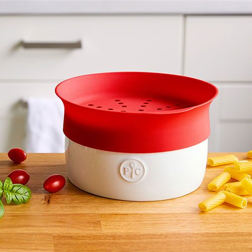 Pampering_Chef's tweet photo. For all you Microwave pasta cookers out there.  Making pasta cant get any simpler using our product!

https://t.co/7rP12zCnnA https://t.co/u6aKTrNytL