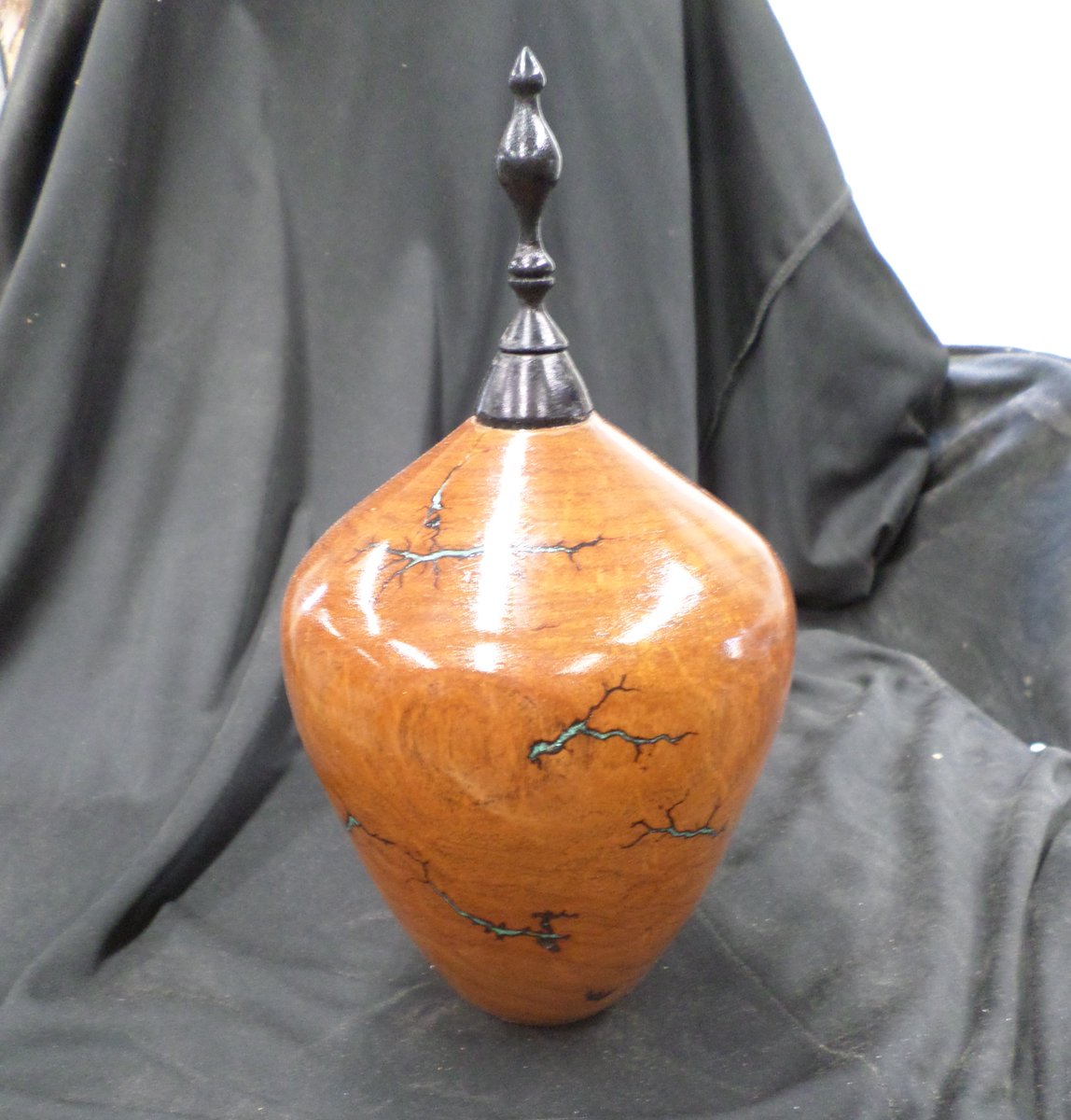leessummitcares's tweet photo. Do you know someone who would love a gorgeous cherry wood  vessel with turquoise inlay?  Now's your chance to purchase a unique Christmas gift and support a great cause!  Bid online beginning Nov 6 at https://t.co/wGbTqIgCfj https://t.co/7poQo8pcZ1