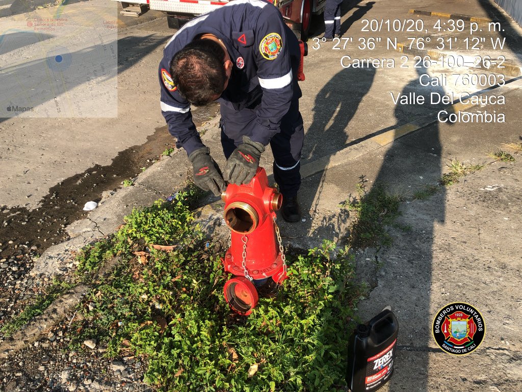 bomberocarlosh's tweet image. Durante revisión de hidrantes que adelanta @bomberoscali119 da gusto ver que @emcalioficial se ha esforzado en el mantenimiento, instalación y reemplazo de hidrantes para la atención de incendios. #caleños a cuidar esta inversión  

@caliescalioficiall @caliwebco @calioknoticias
