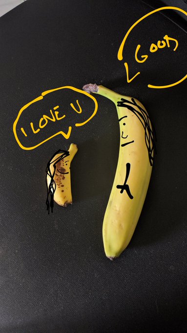 Girls: sending nudes Me: https://t.co/9tbxA5FFdc