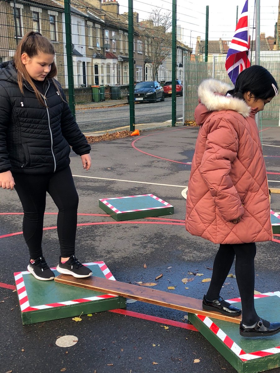 Stratford_Manor's tweet photo. We've had sun, wind and rain but nothing has dampened our #outdoorlearning spirts with @fairplayOEC #challenge #teamwork #learning #wecandoit https://t.co/sQljIxzuxj
