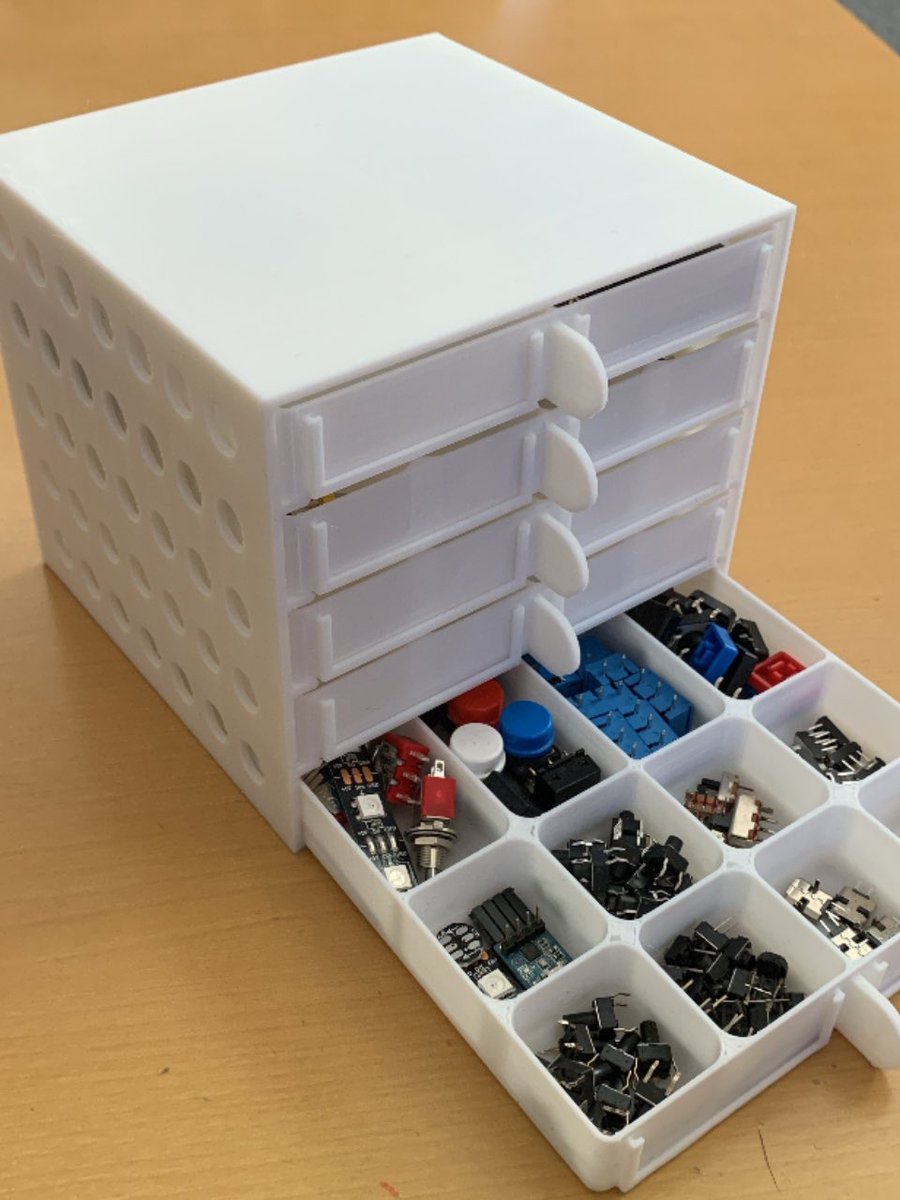 msfweb's tweet photo. 時間かけてパーツ入れ作ったけど、百均で買ったほうがよかったかな？
でも欲しい感じのやつができたからよしとしよう。
データはネットからの拾い物。

#3Dプリンター
#FLASHFORGE
#Adventurer3 https://t.co/fpw7EvKEr3
