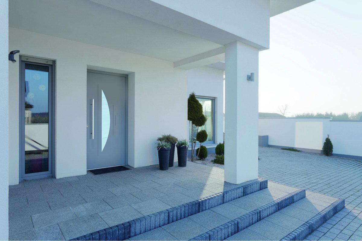 SOROSTOR's tweet photo. Les portes d'entrée au design contemporain ou traditionnel s'adaptent à tous les styles d'architecture.
#SOROSTOR #Larochelle #charentemaritime
#storesetrideaux #porteentree #portegarage #menuiserie #voletsroulants #storesbannes #store #portail #cloture #pergola #travauxmaison https://t.co/9sD5XMvxlp