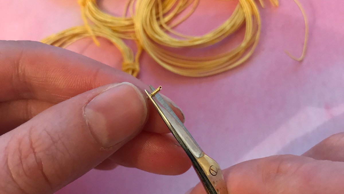 Wellembroidered's tweet photo. GOLDWORK TIP; Scissors play a key role in the neatness of your goldwork. You must ensure they are sharp and create a clean cut when cutting the gold threads and wire.
#embroiderytoptips #goldwork #metalthreadembroidery #goldworkembroidery #goldthreads #handembroidery #embroidery https://t.co/jMQXmoSlTm