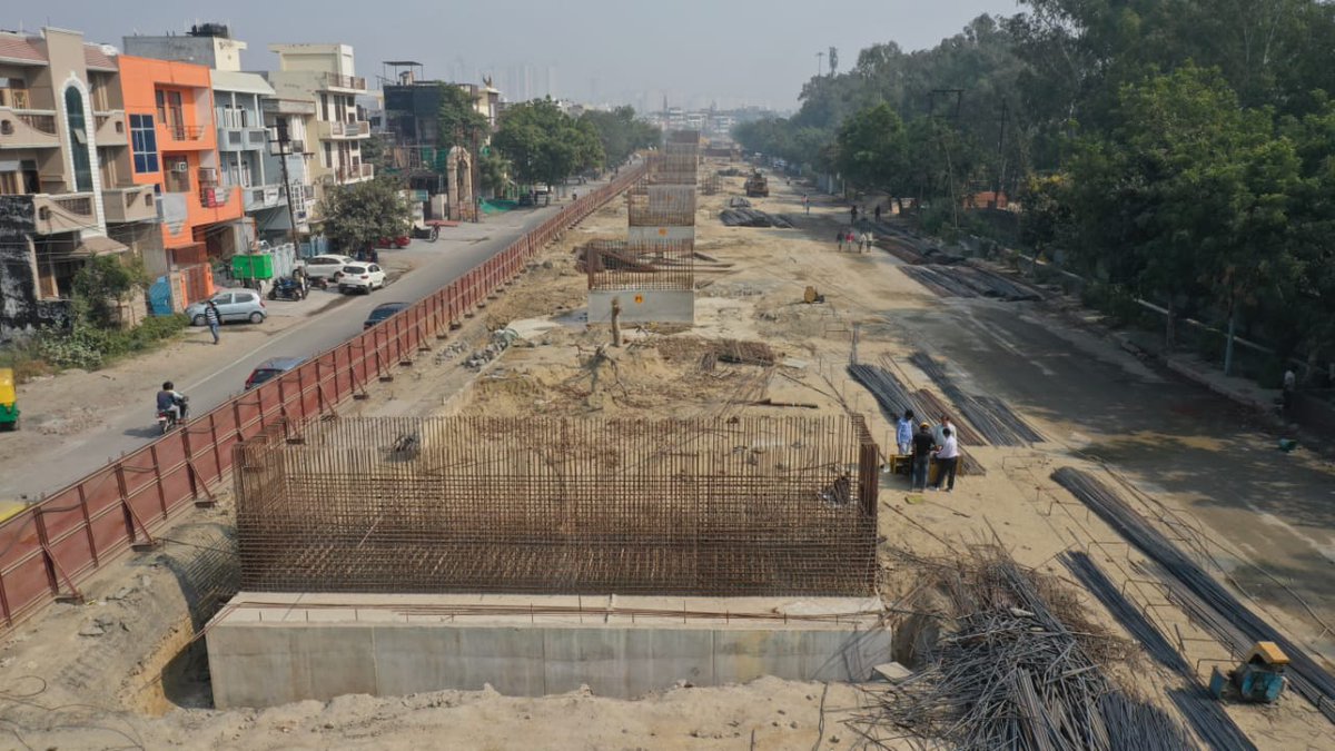 CeoNoida's tweet photo. A total of 1,094 Piles, 30 Pile Caps and 15 Pier Castings have been constructed for the 4.5 km Bhangel-NEPZ Elevated Road till date. The work is progressing as per schedule.
#BuildUpNoida
#TransformNoida
@CMOfficeUP @Satishmahanaup @UPGovt
@PibLucknow @InfoDeptUP @PMOIndia https://t.co/d9XVM9o011