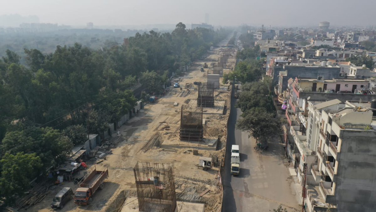 CeoNoida's tweet photo. A total of 1,094 Piles, 30 Pile Caps and 15 Pier Castings have been constructed for the 4.5 km Bhangel-NEPZ Elevated Road till date. The work is progressing as per schedule.
#BuildUpNoida
#TransformNoida
@CMOfficeUP @Satishmahanaup @UPGovt
@PibLucknow @InfoDeptUP @PMOIndia https://t.co/d9XVM9o011