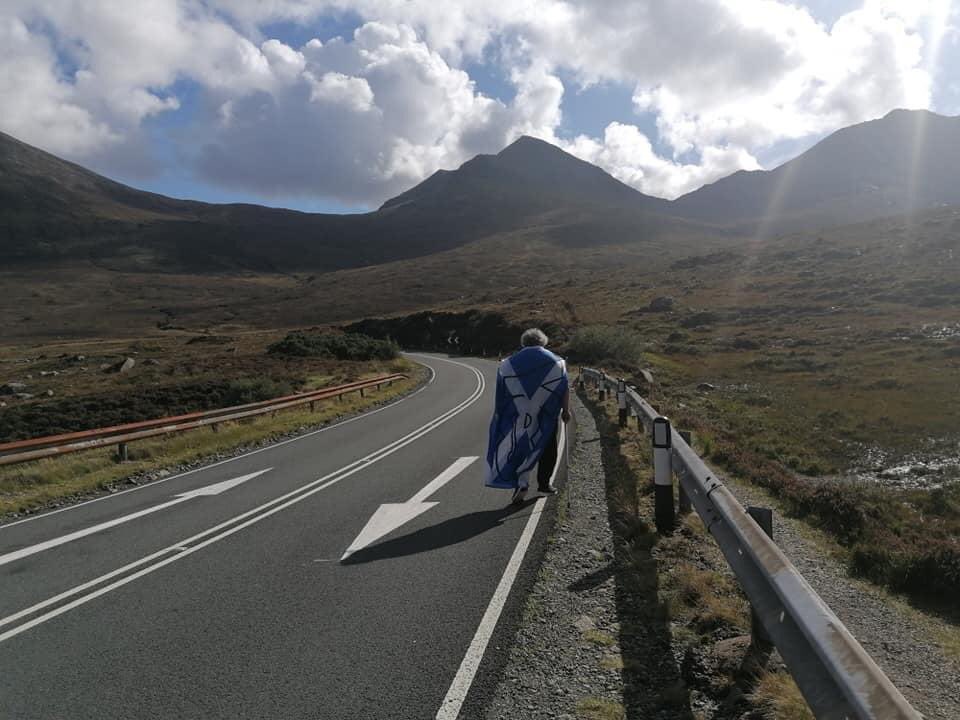 YesDayScotland's tweet photo. #TLWTF update
- 500 miles route is paused 80 miles from the intended finish, due to Tier 3 areas. @bridgesforindy โฌ๏ธ
- 1,320miles is over 800 miles, and set to continue.
Routes being revised.
- @YesDayScotland solo is now heading 300 miles in tier 2, and is set to continue. https://t.co/5jpYatS5xO