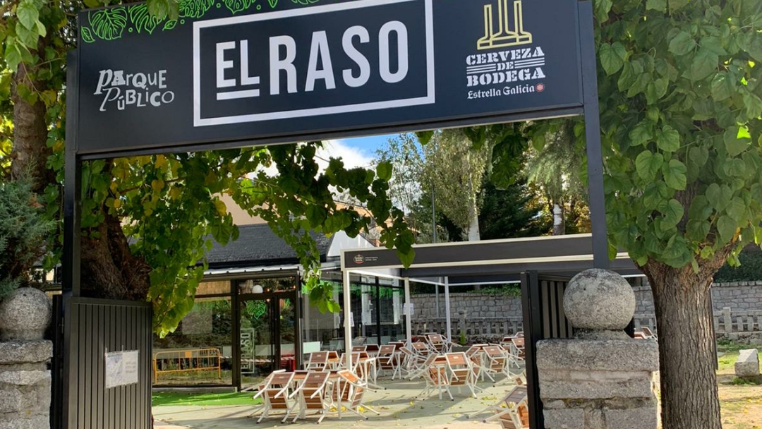 BigHannaCompost's tweet photo. The 'Restaurant El Raso', located in Collado Villalba in the mountain area of Madrid, Spain, is the first restaurant composting their food waste by themselves with a Big Hanna composter in this area.  #Bighannacomposter #Composting #foodwaste https://t.co/zccfa3e0dd https://t.co/YADLaWwza6