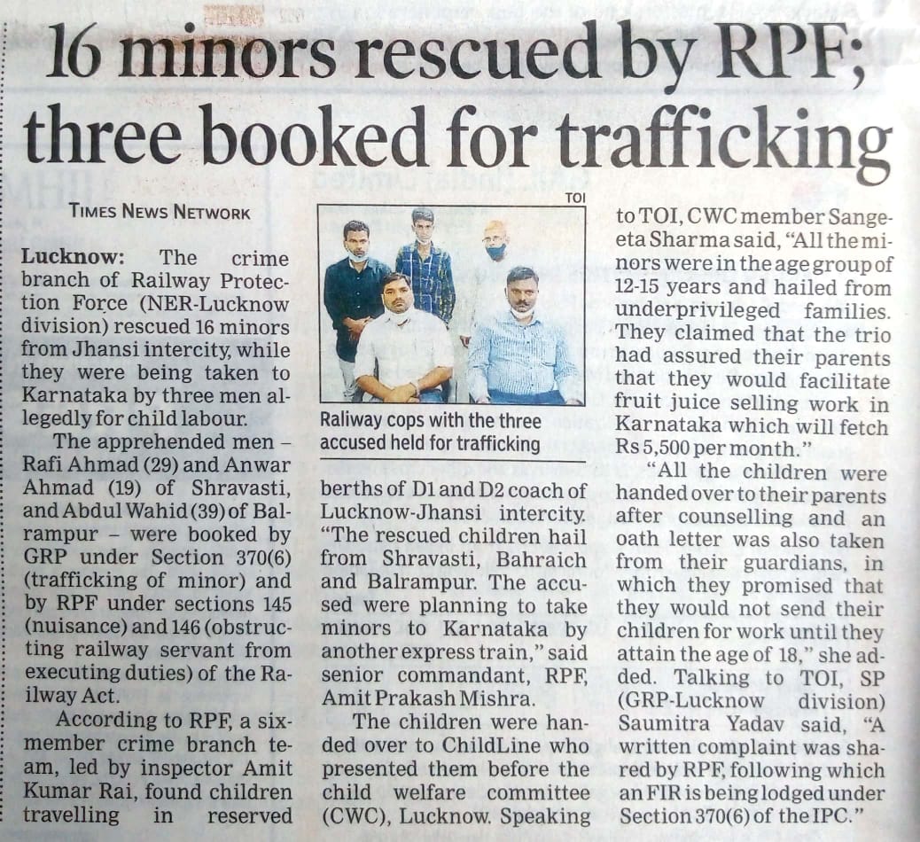 RPF_INDIA's tweet photo. 16 minors were rescued by RPF on 02.11.2020 from Jhansi Intercity train at Lucknow junction & handed to @CHILDLINE1098
3 persons apprehended for illegal trafficking
More than 51000 #ChildRescue done by Rpf since 2017 to Sept 2020 !
#Call182
@PiyushGoyal
@gmner_gkp https://t.co/La4dK9dhKb