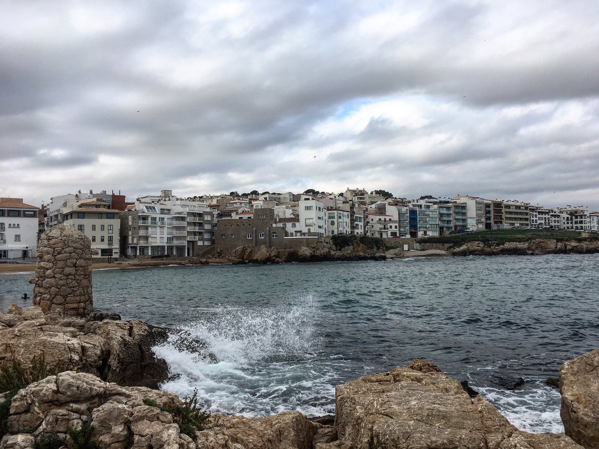 Ana_Andradess's tweet photo. 💛 L’Escala !! Bon dia https://t.co/CA3mXEUzUv