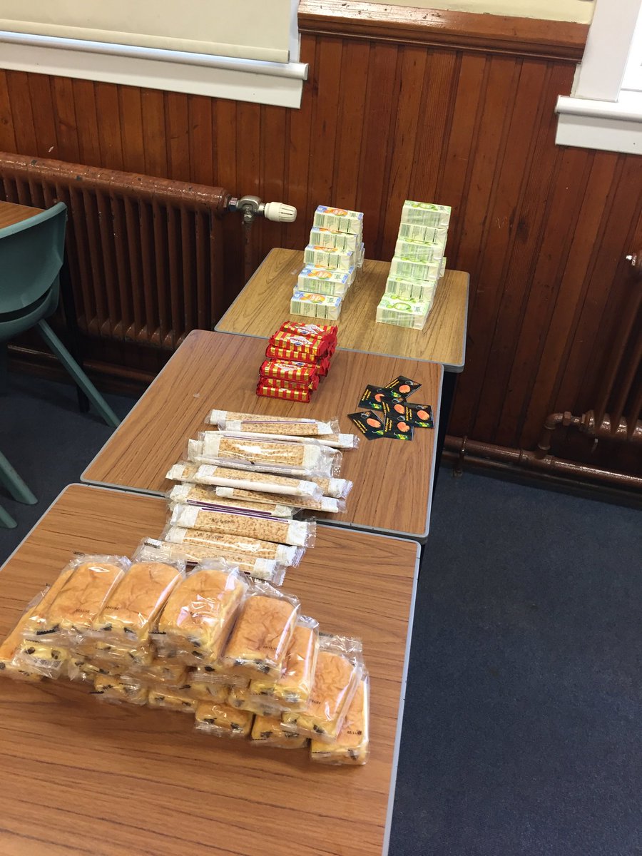modern_perth's tweet photo. Petit-déjeuner à emporter ready for collection from Mod Lang ⁦@perthacademy⁩. Make sure to bring your voucher! Well done fir collecting enough Euros to biy this #resilience #planningforward #RewardYourself https://t.co/cp9RK4DBP2