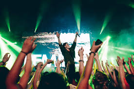 AnuvaDisca's tweet image. Ryan Sullivan |concert,Thursday, Nov 5 2020
live stream:music.broadcastuy.website/%20Ryan Sullivan Live Stream

#RyanSullivan #concertvanhoop  #musicshower #music #MusicVideo #MusicOnTheRoad