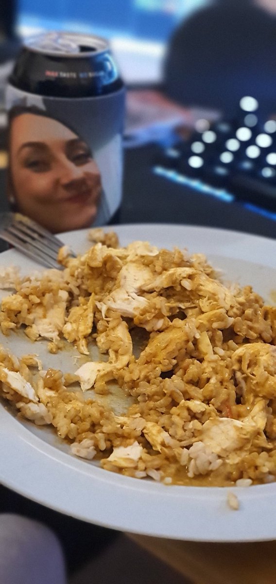 domotius's tweet photo. Live with (an absolute messy) amazing plate of butter chicken.
π΄ https://t.co/GVqaVQ3m8P π΄
π» Phas w/ @D4rksider_, @Looj_e & @ElleinnetGrace! π»
@_GroupUp_ #SupportMemeStreamers https://t.co/ao2jmlytdb