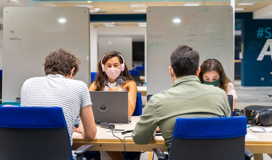 cadecordobaAE's tweet photo. #RetoAOF
5 #startups cordobesas de #salud, #turismo, #fintech e #IoT empiezan su aceleración en el Programa @OpenFuture_And en #ElPatio
🚀 #NoberMedical
🚀 #BioliveSolutions
🚀 #Solutax
🚀 #SpidApp
🚀 #OkTalent
https://t.co/oGfjXz3Lg4
@EconomiaAnd @Telefonica @imdeec https://t.co/flZUh5khKl