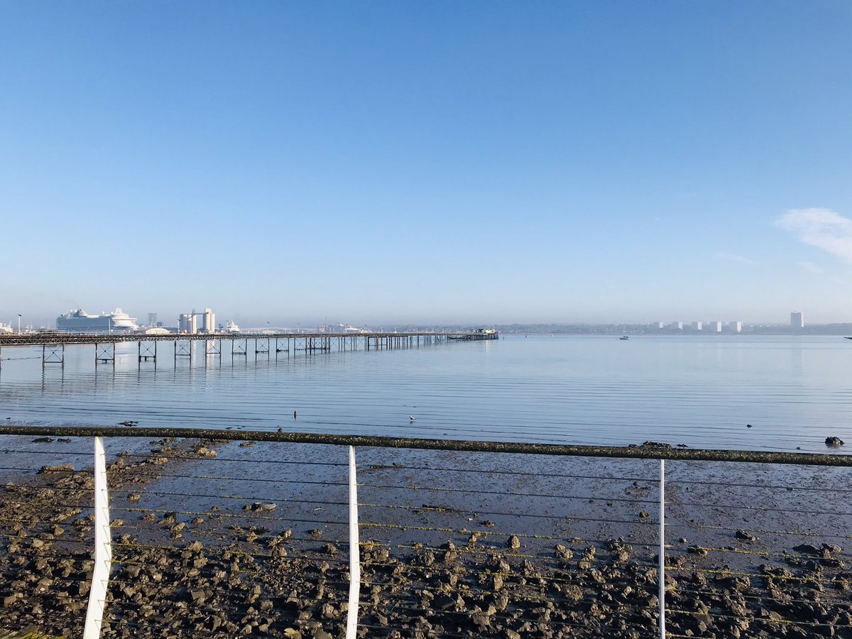 iSoozee's tweet image. Absolutely beautiful morning. The mist is just lifting. #Hythe #ItchenBridge #hythepier