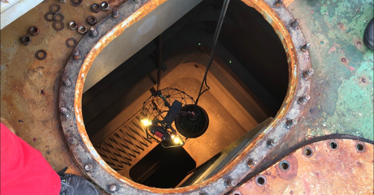 robins_project's tweet photo. #Drones for indoor inspection of cluttered spaces face different challenges than in large open areas. For this purpose, @fly_ability developed Elios, the first-collision-tolerant UAV for #ships' confined spaces and ballast tanks 🛳️ https://t.co/yziv4otQOP https://t.co/VnfAuJioDM
