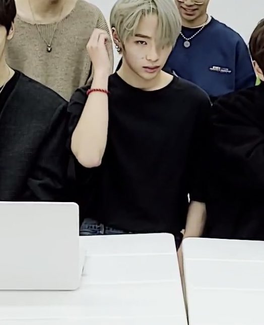 For_ndh's tweet photo. 오빠 김묻었어요
잘생김 ?
아뇨 ..  진짜김이요 https://t.co/DGw8ry4UpB