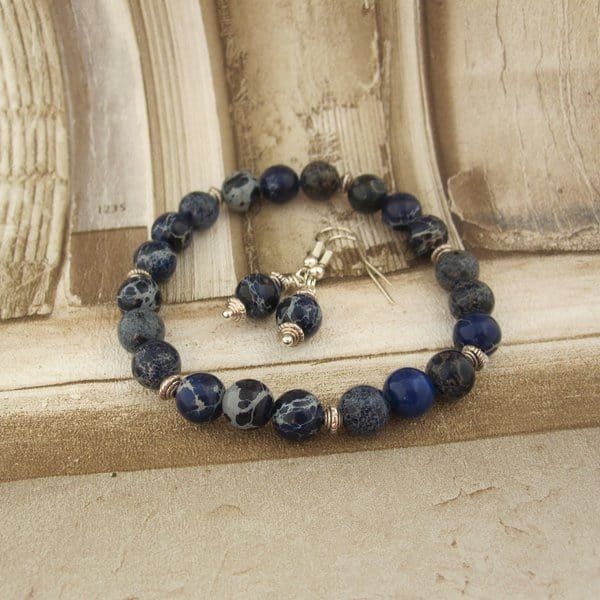 Isle20Shop's tweet photo. Time to head across the bridge to the Isle of Skye to @IndigoBerrySkye Michelle makes beautiful jewellery and all inspired by the beauty of her surroundings!
https://t.co/6apV5agRu5
#ThinkIndie #ThinkIsland #ThinkIsle20 https://t.co/EW105LyvoB