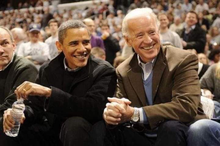 natalinatashapi's tweet photo. @JoeBiden  was so loyal to his boss for 8yrs. He never engaged in any campaigns shortly after elections. He never dissapointed his boss. 
Now his ex boss @BarackObama came out of retirement to give him a WINNING HAND.
 #JoeBidenKamalaHarris2020
#Elections2020 https://t.co/94eO7RJBTg