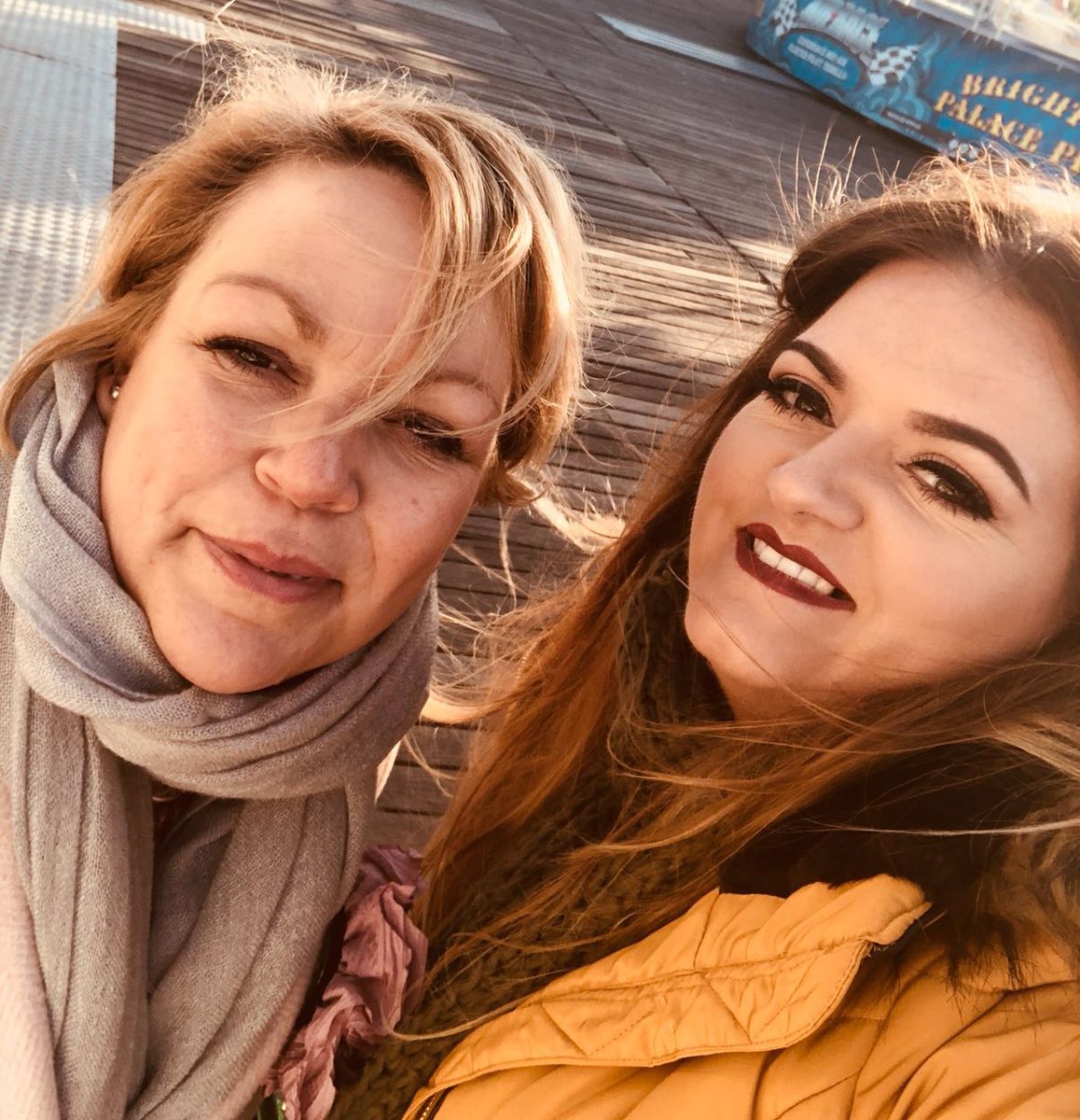 creativecomms5's tweet photo. We braved the chilly seaside yesterday to meet with a potential client who is looking to rebrand her business. We managed to squeeze in the meeting before we head into the second lockdown. We can do this!
#marketing #communications #creative https://t.co/z66KuPqG3C