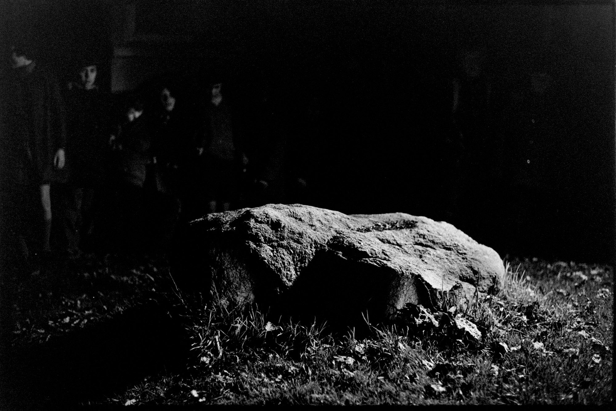 JamesRavilious's tweet photo. Every 5th November at 8pm, in the Devon village of Shebbear, the Devil's Stone which lies in the village square is turned over by the bellringers. Photograph by my Dad ©Beaford Arts @beaford #Devon #photography #folklore #DevilsStone #Shebbear https://t.co/F6bDqFkdZO THREAD https://t.co/2vyw9l9Dda