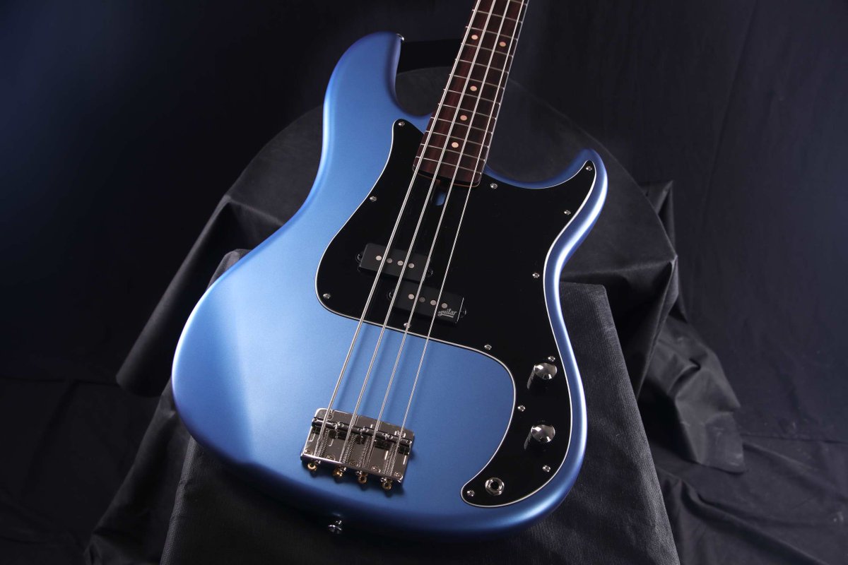 avbasses's tweet photo. Here is another “P project". 
Yes, it’s a P-bass, but this one is made from poplar! 
A lovely Lightweight bass loaded with an Aguilar pickup, satin matt metallic surface and very thin open pore finish on the neck.

#avbasses #alesvychodilbasses #bassguitar #czechmade https://t.co/JgJb6C4B38
