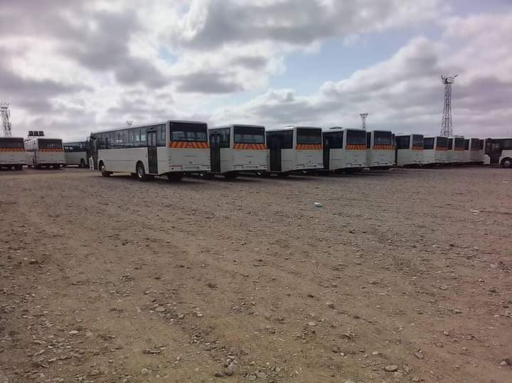NNehoreka's tweet photo. They came n are not jst for Urban routes...some are now servicing rural routes with one plying the Beitbridge to Checheche Route u0 to Chipinge mukati kuKopa kwe Cyclone Idai uko. Yes, that is @zupcobus for you. Cheap, reliable, efficient. @edmnangagwa haana kuchipa uyu! #EDfirst https://t.co/Th66rirQkc