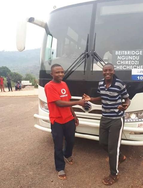NNehoreka's tweet photo. They came n are not jst for Urban routes...some are now servicing rural routes with one plying the Beitbridge to Checheche Route u0 to Chipinge mukati kuKopa kwe Cyclone Idai uko. Yes, that is @zupcobus for you. Cheap, reliable, efficient. @edmnangagwa haana kuchipa uyu! #EDfirst https://t.co/Th66rirQkc